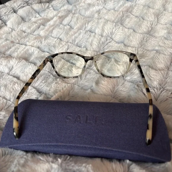 SALT. Optics June Frames in Chestnut Bisque Women’s Tortoise - Picture 5 of 10